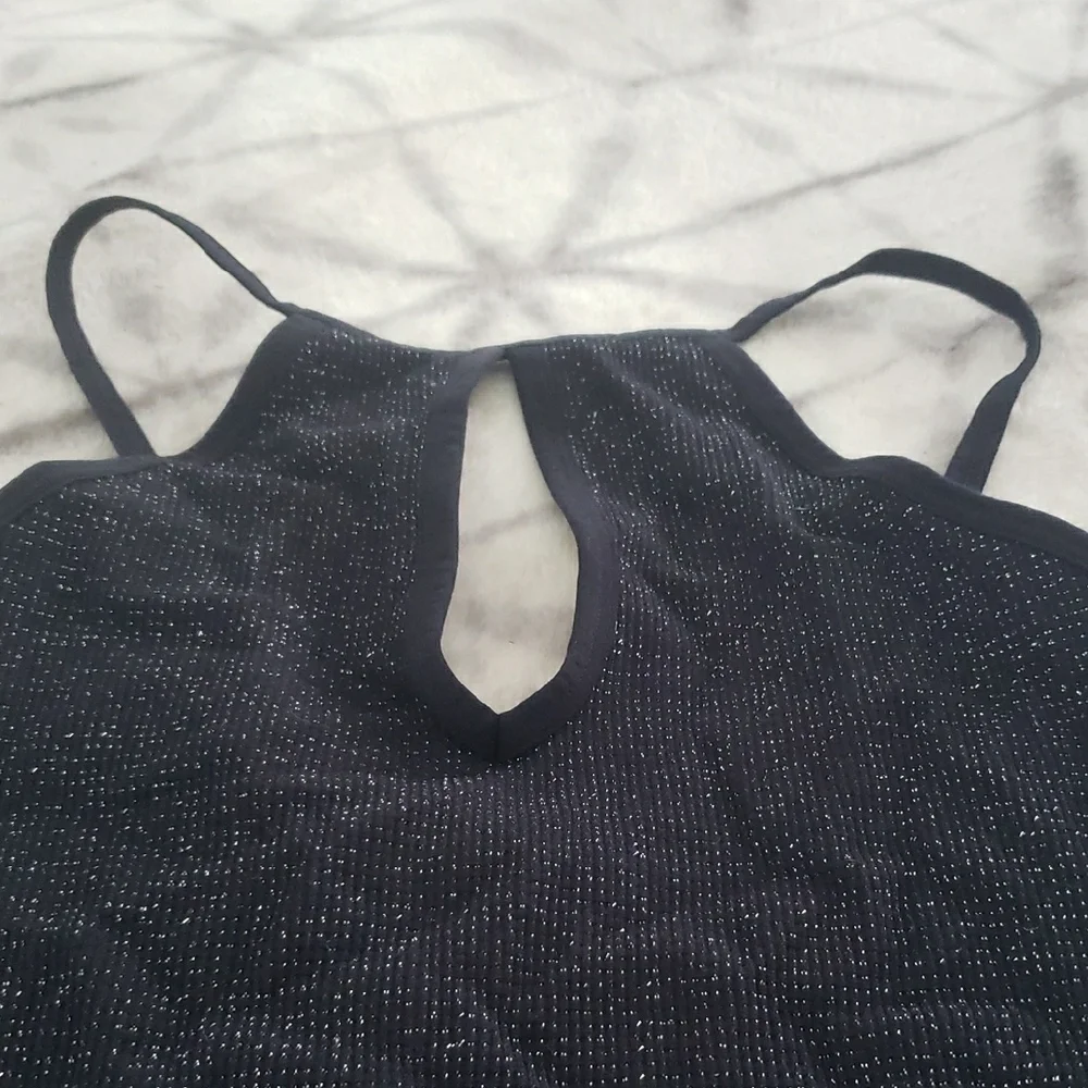 Black Raglan Cut Out Camisole - Picture 4 of 4